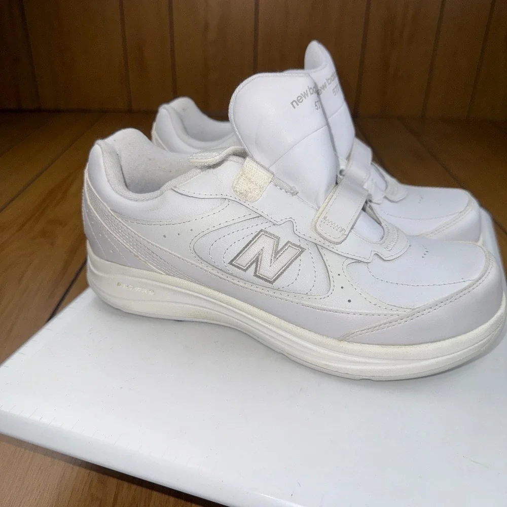 New Balance 577 White‎ Leather Hook and Loop Walking Shoes WW577VW Womens 9 D